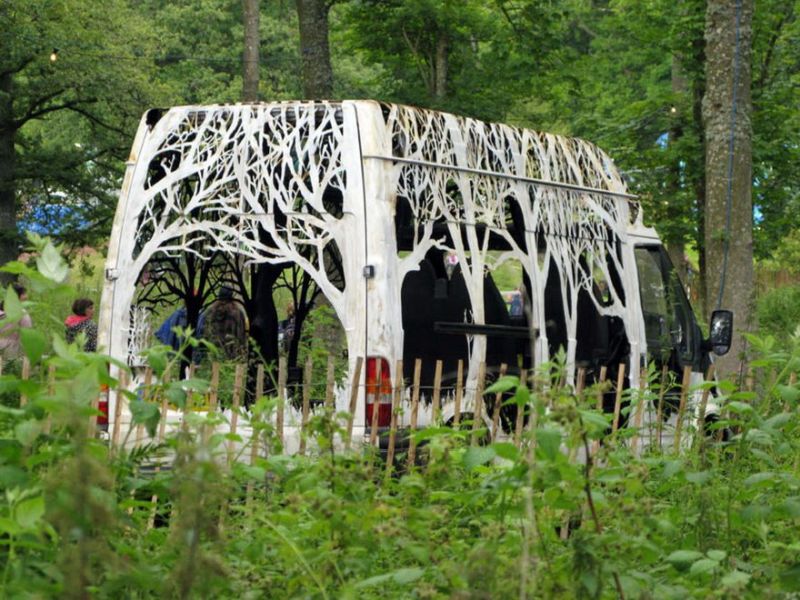 Dan Rawlings turns scrap metal into tree and plant sculptures-1