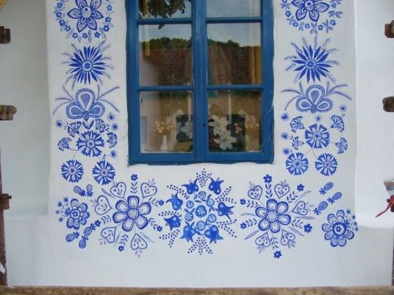 90-year-old Czech Republic grandmother paints every house of her small village