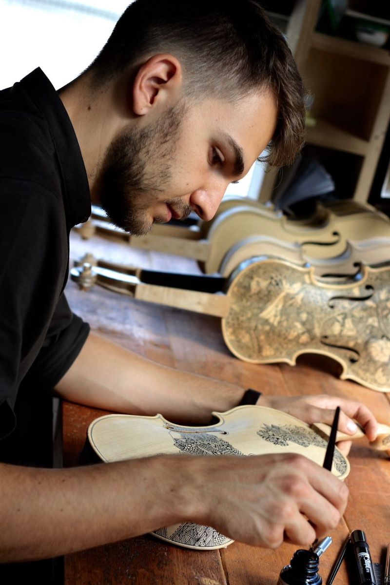 Leonardo Frigo violin painter