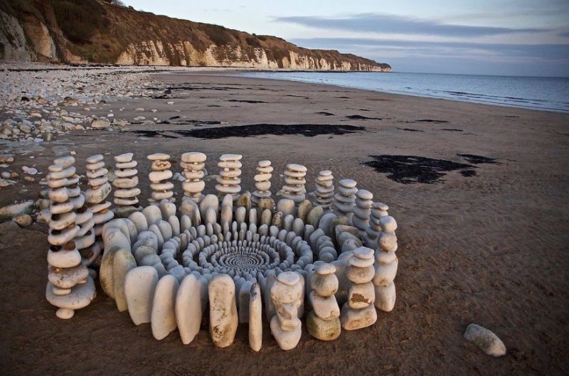 james-brunt-land art using natural materials