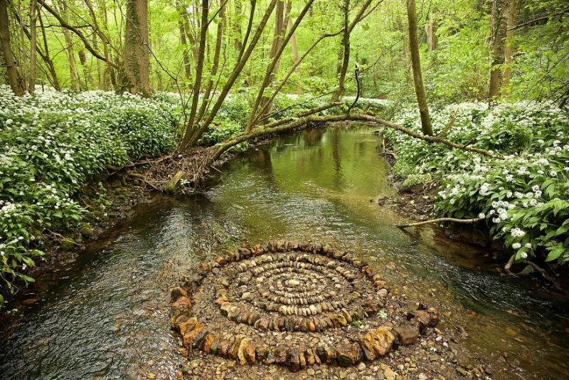 james-brunt-land art using natural materials