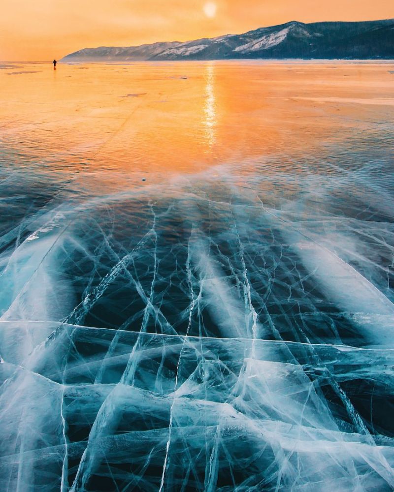frozen-lake-baikal-by-kristina-makeeva-2