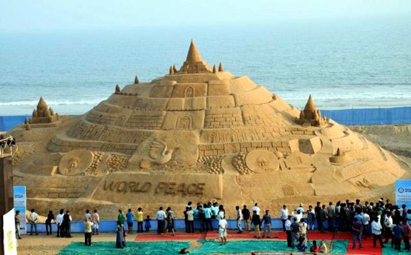 Sudarsan Pattnaik sets Guinness World Record for tallest sand castle-1