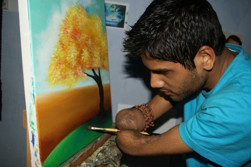 dhaval khatri painter without hands-6