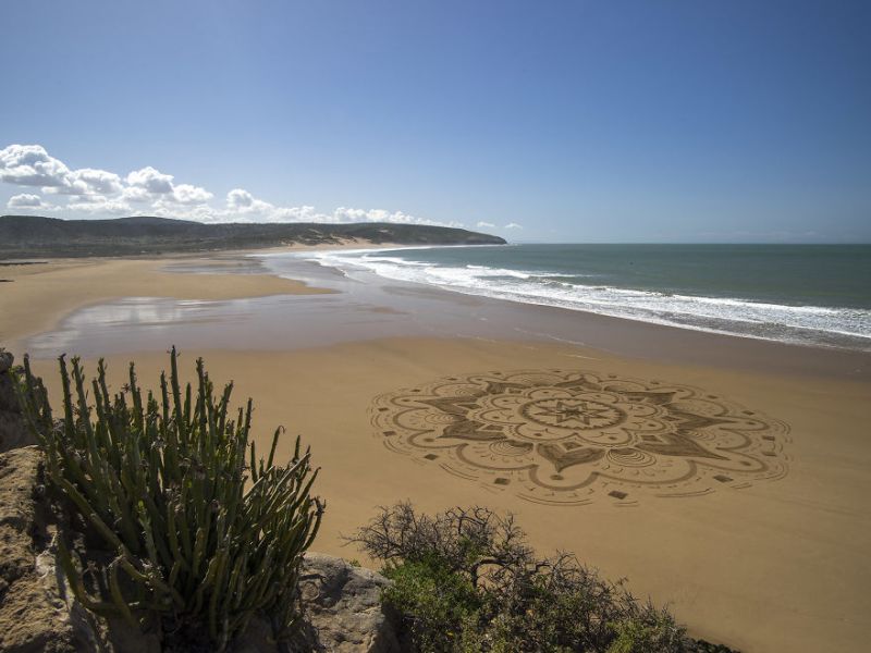 Arabic-inspired-beach-art