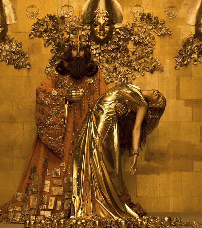 Photographer recreates Gustav Klimt’s iconic paintings with real models