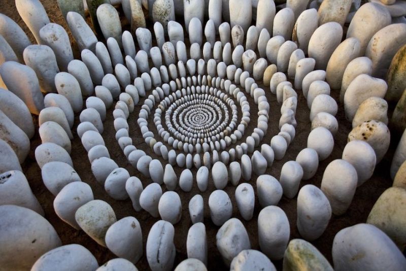 james-brunt-land art using natural materials