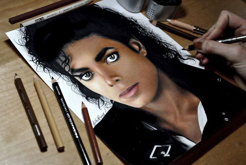 Photorealistic portraits by Heather Rooney